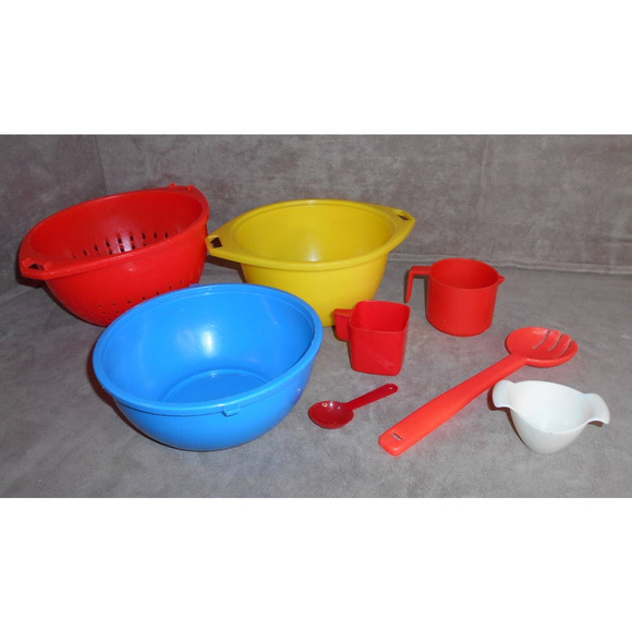 Gay Toy Co. American Plastic Kitchen Lot: Bowls, Colander, Cups, Spoon - Picture 1 of 11